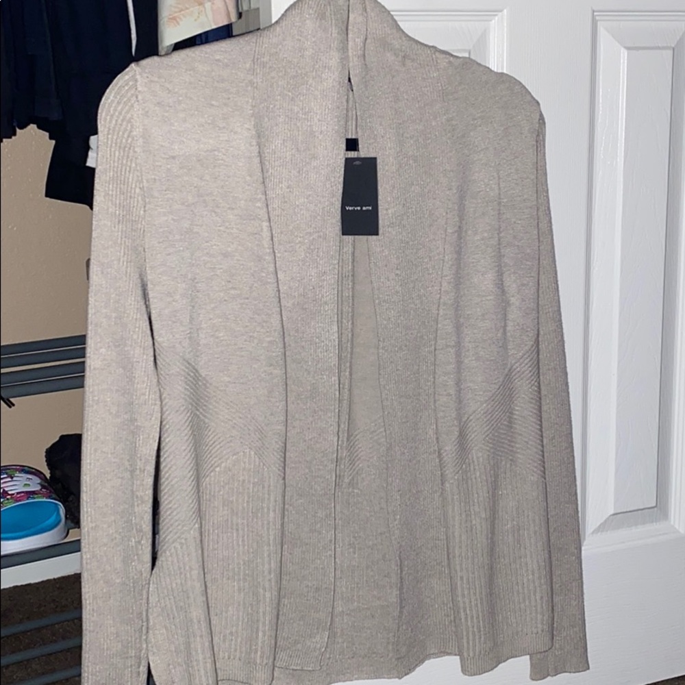 An oatmeal long sleeve cardigan :)